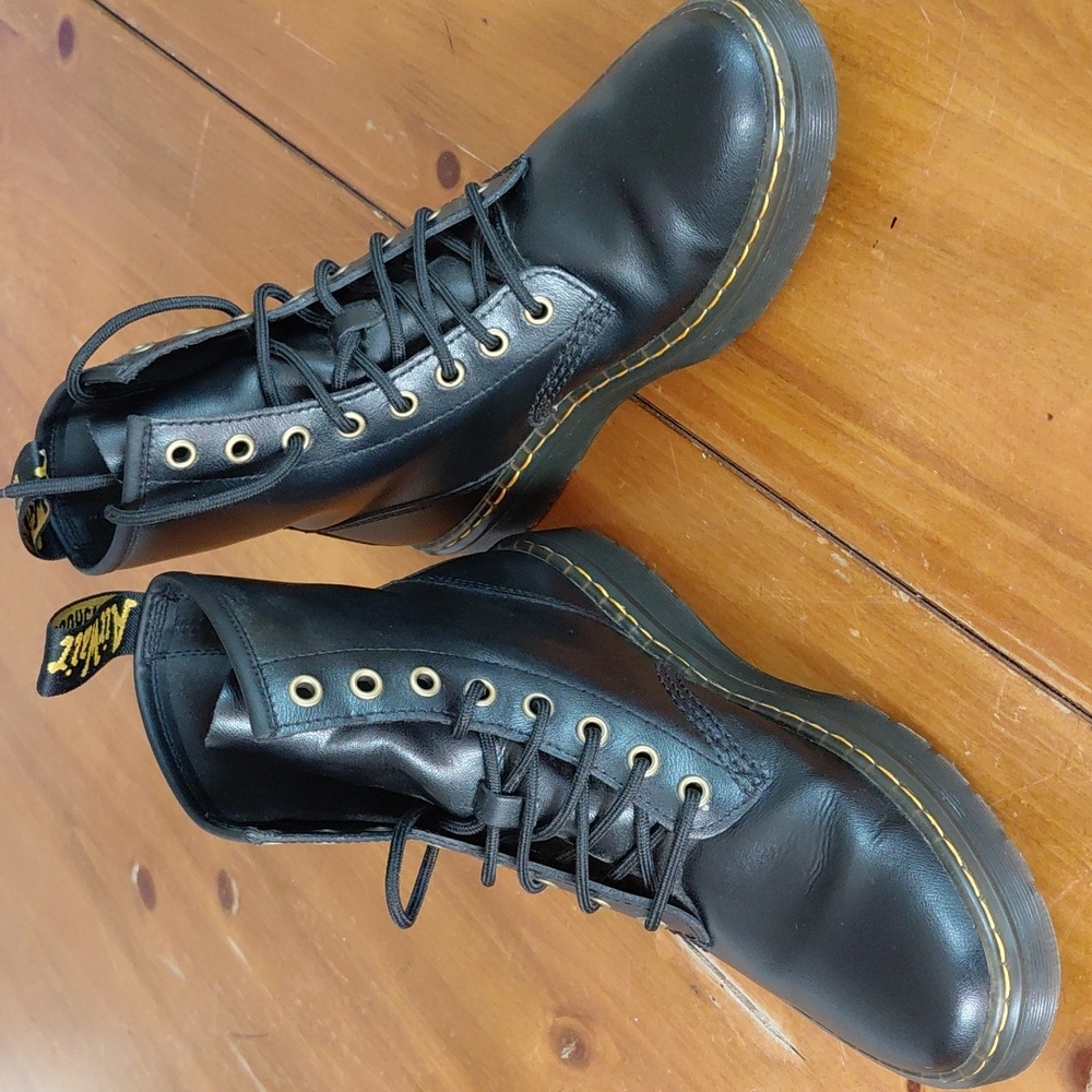 Dr. Martens Zavala Black AirWair Combat Boots Womans 8